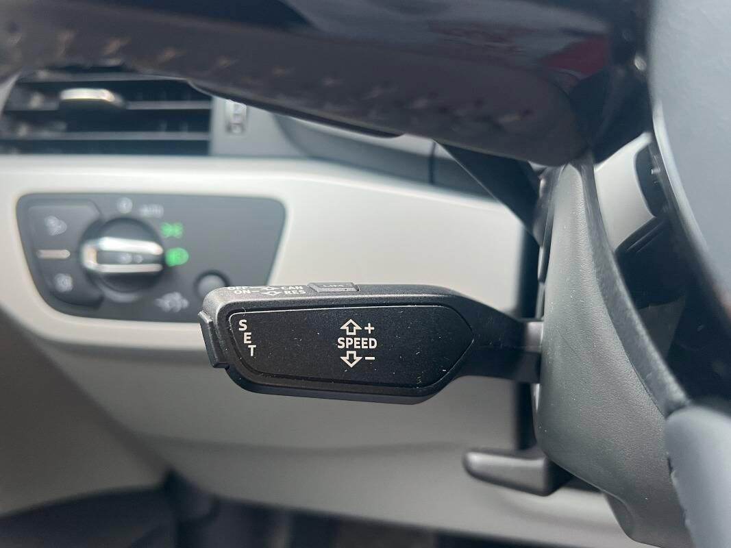 Audi A4 Avant 30 2.0 tdi mhev Business Advanced 136cv s-tronic