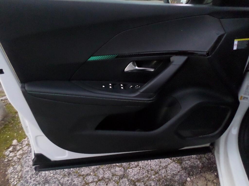 Peugeot 2008 BlueHDi 130 S&S EAT8 Allure