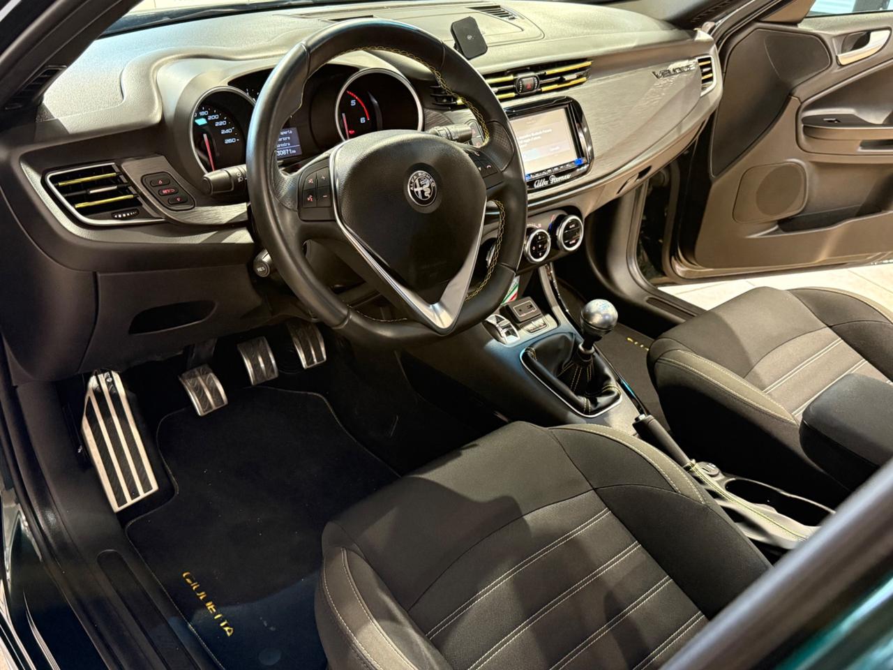 Alfa Romeo Giulietta 1.6 JTDm 120 allestimento VELOCE verde Visconti