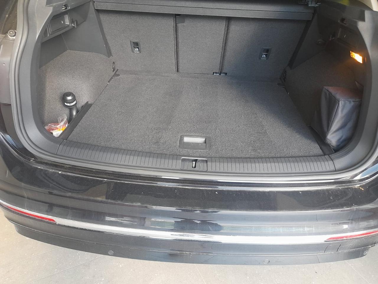 Volkswagen Tiguan 2.0 TDI SCR 4MOTION Sport R-Line