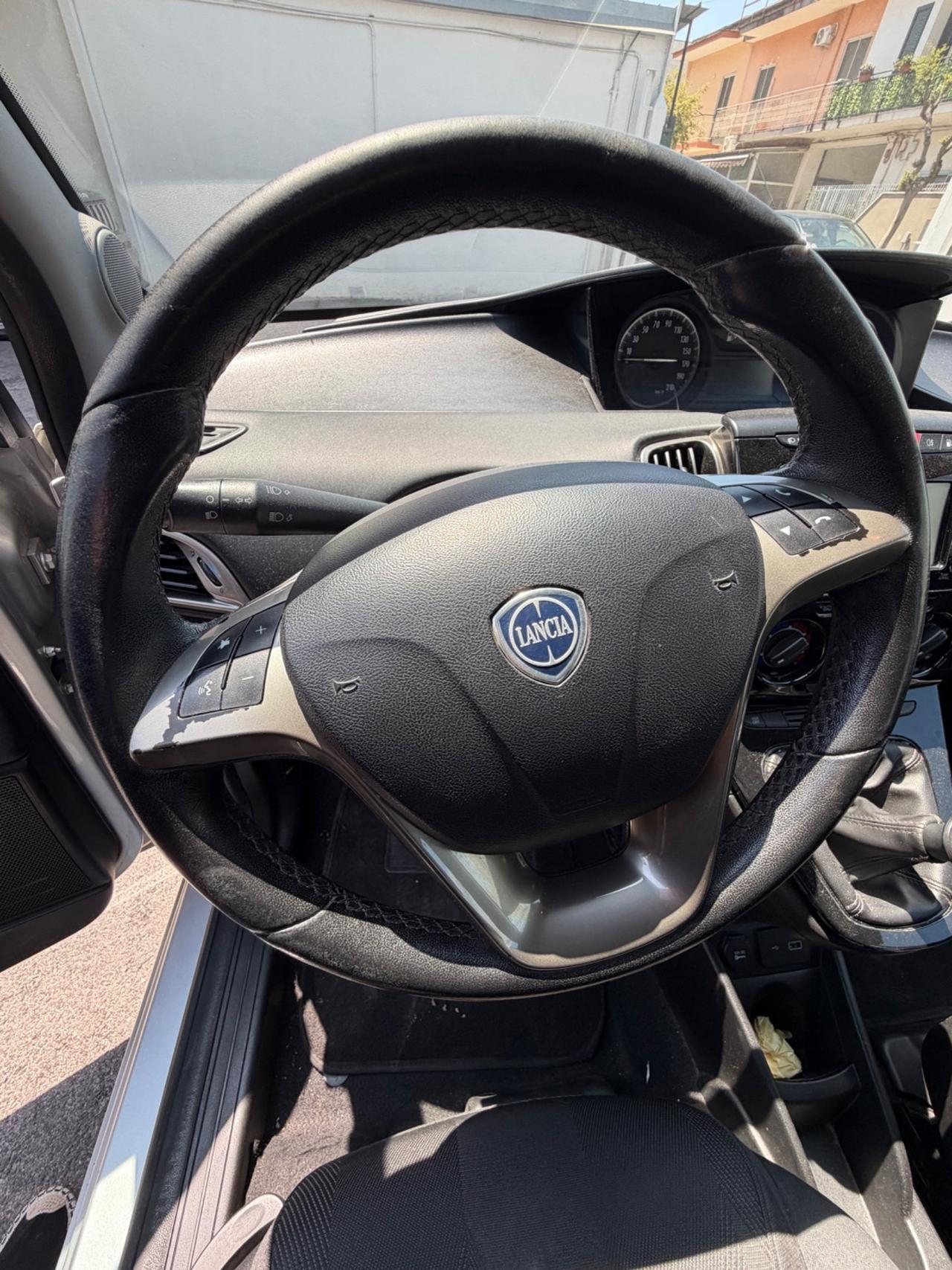 Lancia Ypsilon 1.2 69 CV 5 porte GPL Ecochic Platinum KM CERTIFICATI IN FATTURA
