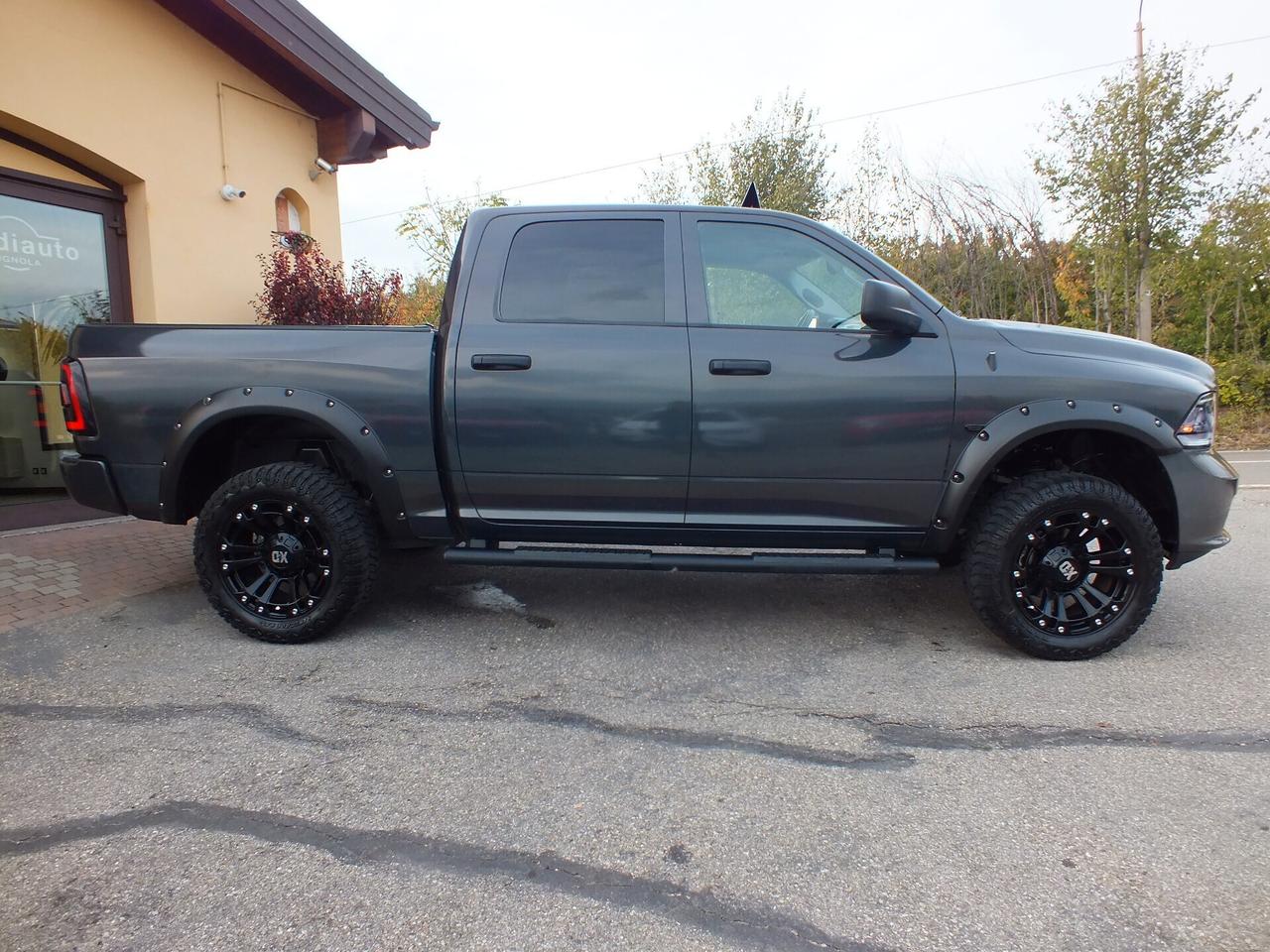 DODGE RAM 1500 V8 401 CV B/GPL 4X4 AUTOCARRO 6 POSTI