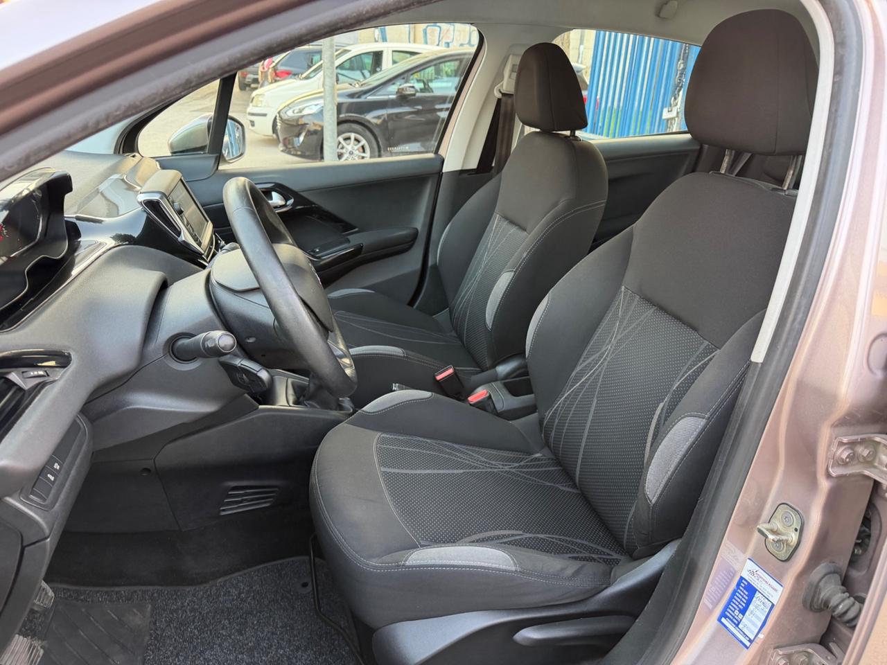 Peugeot 208 1.6 e-HDi 92 cavalli 2012