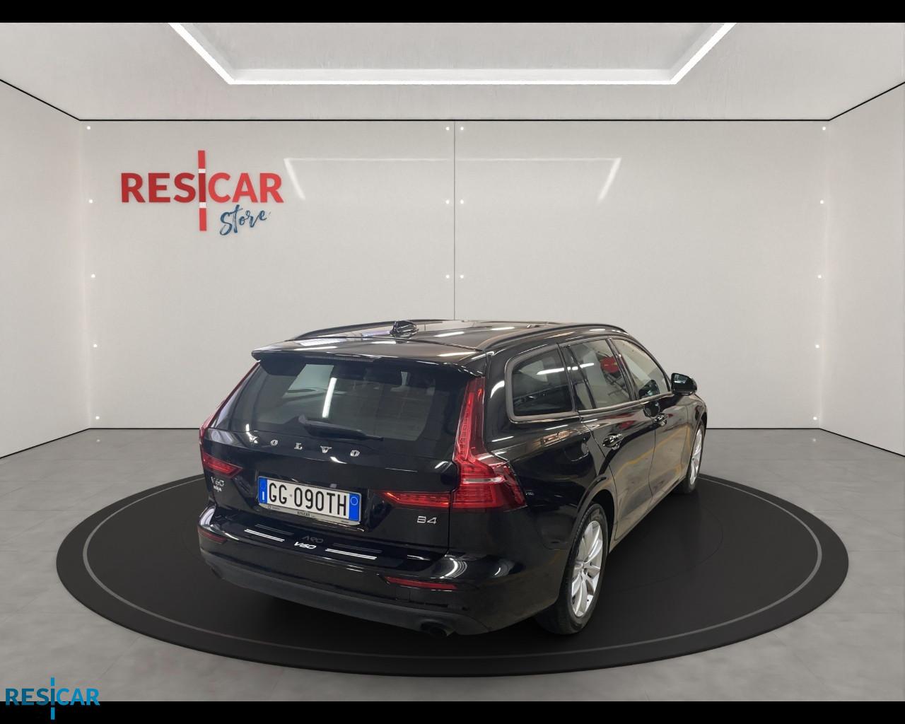 VOLVO V60 II V60 2.0 B4 Momentum Business auto