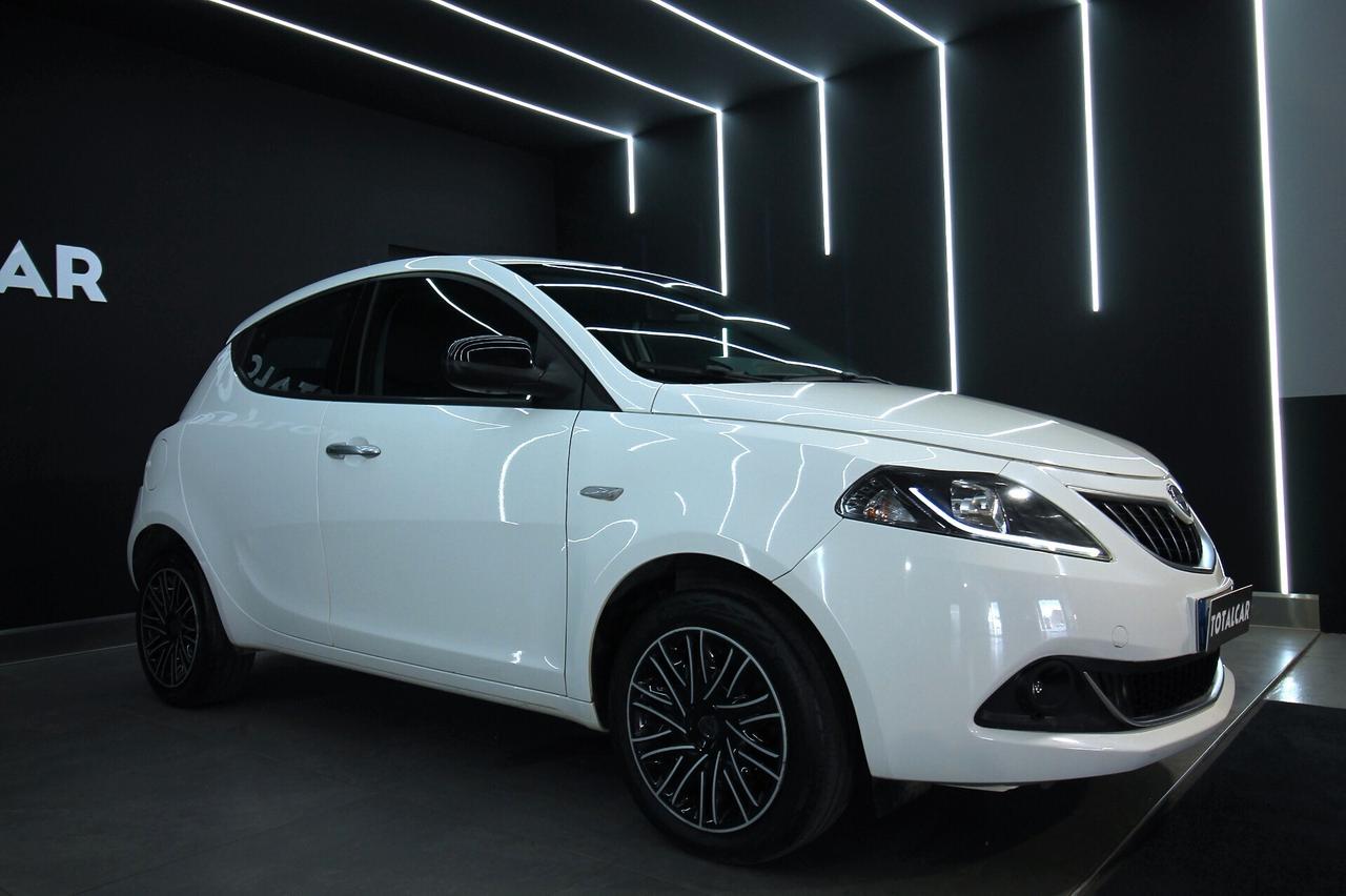 LANCIA YPSILON 1.0 70 CV HYBRID GOLD