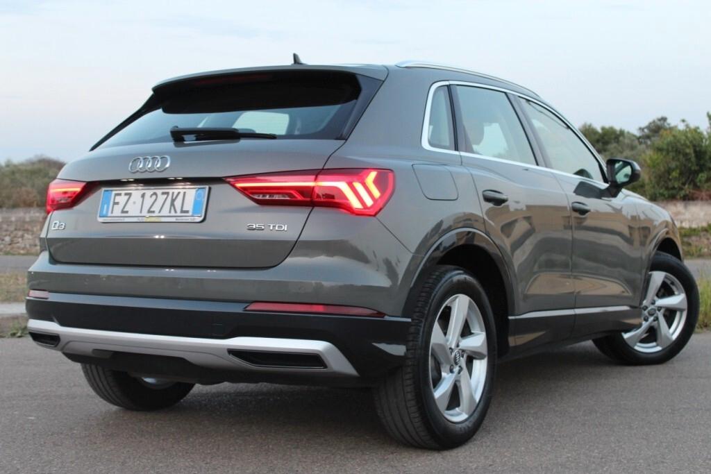 AUDI Q3 2.0 TDI 150 CV s-tronic *Matrix *Luci Ambiente