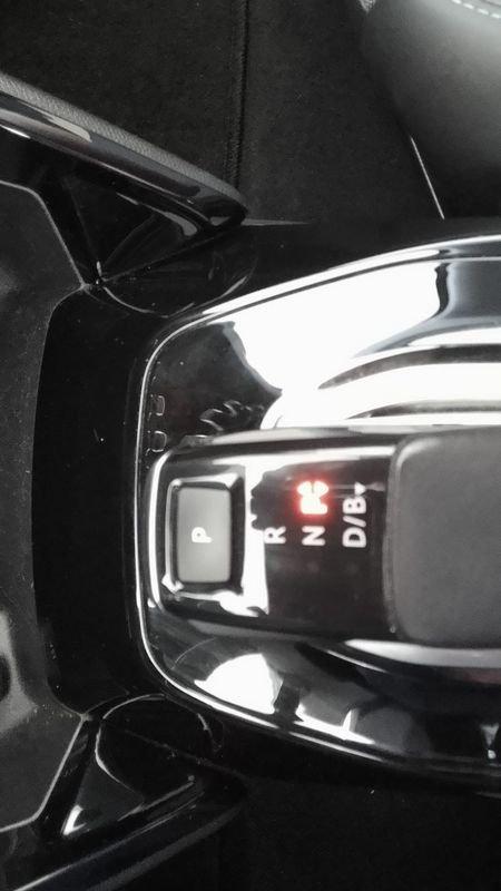 Peugeot e-2008 e 100kW Allure Pack