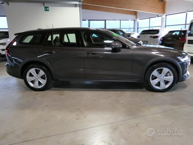 VOLVO V60 Cross Country B4 (d) AWD automatico Pl