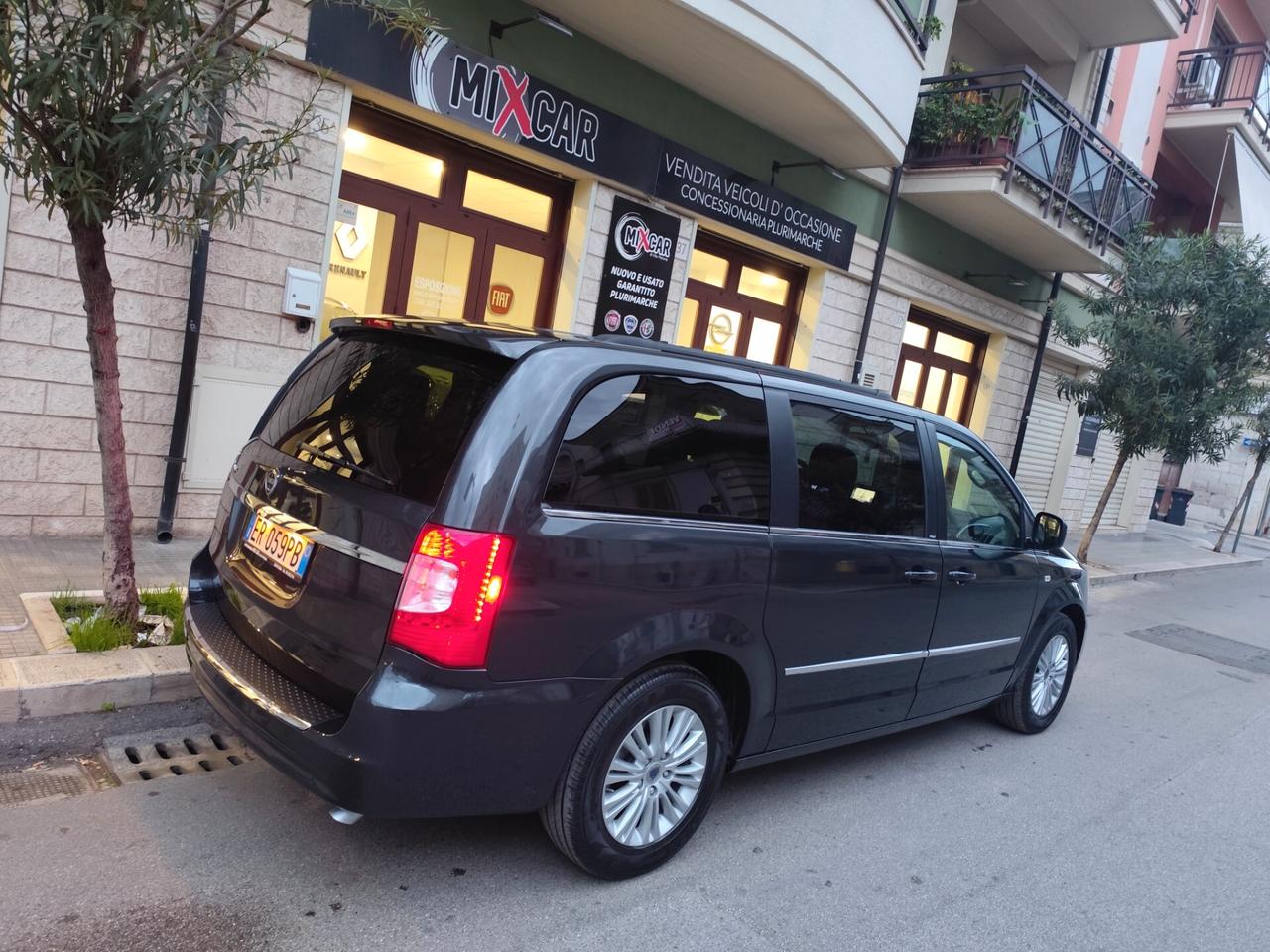 Lancia Voyager 2.8 CRDI 163CV 7 POSTI PERFETTA