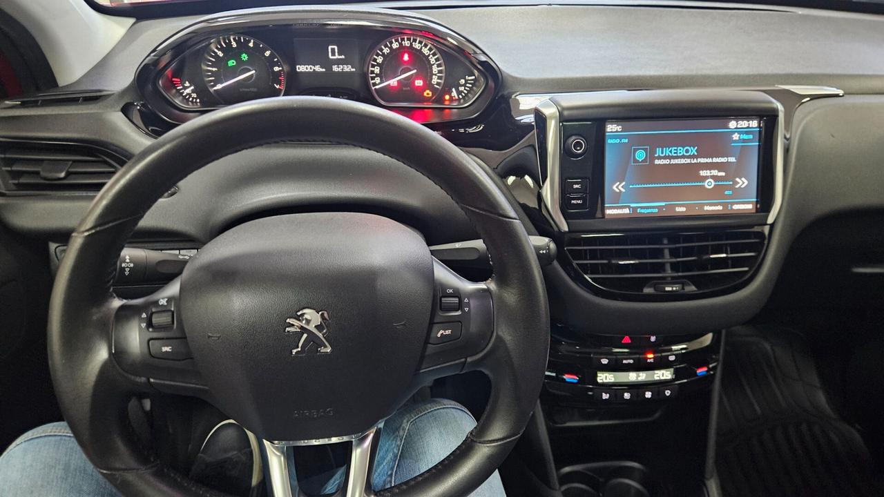 Peugeot 208 PureTech 82 5 porte Allure
