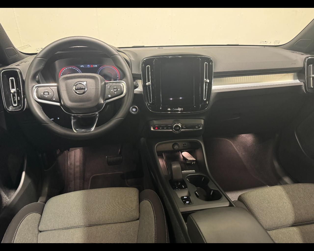 VOLVO XC40 T4 RECHARGE CORE AUTO