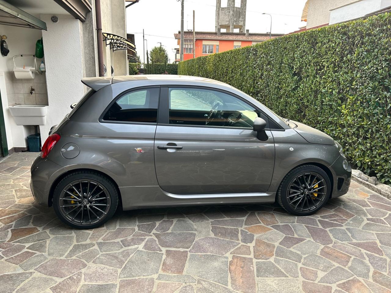 Abarth 695 180CV 2024 – 10.000 KM - RECORD MONZA - PARI AL NUOVO
