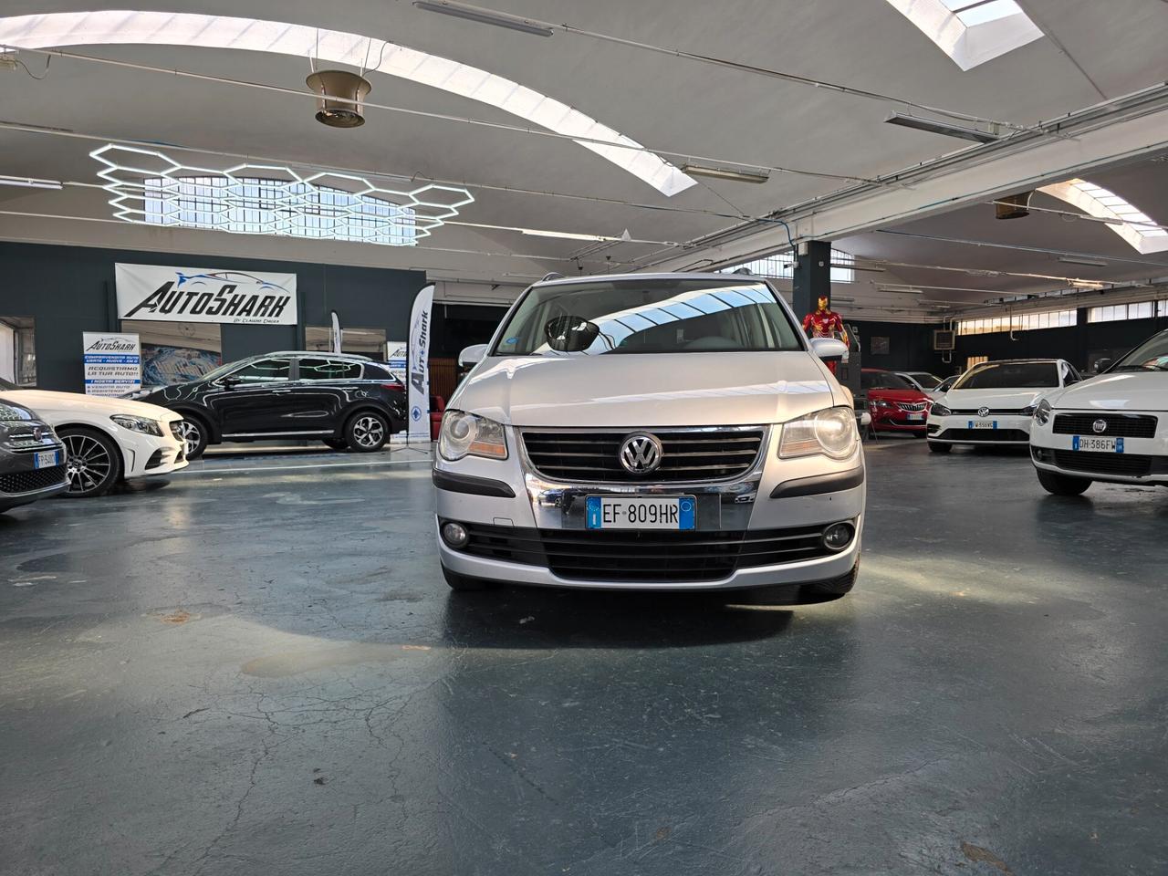 VOLKSWAGEN TOURAN 2.0 ECOFUEL HIGHLINE 7P