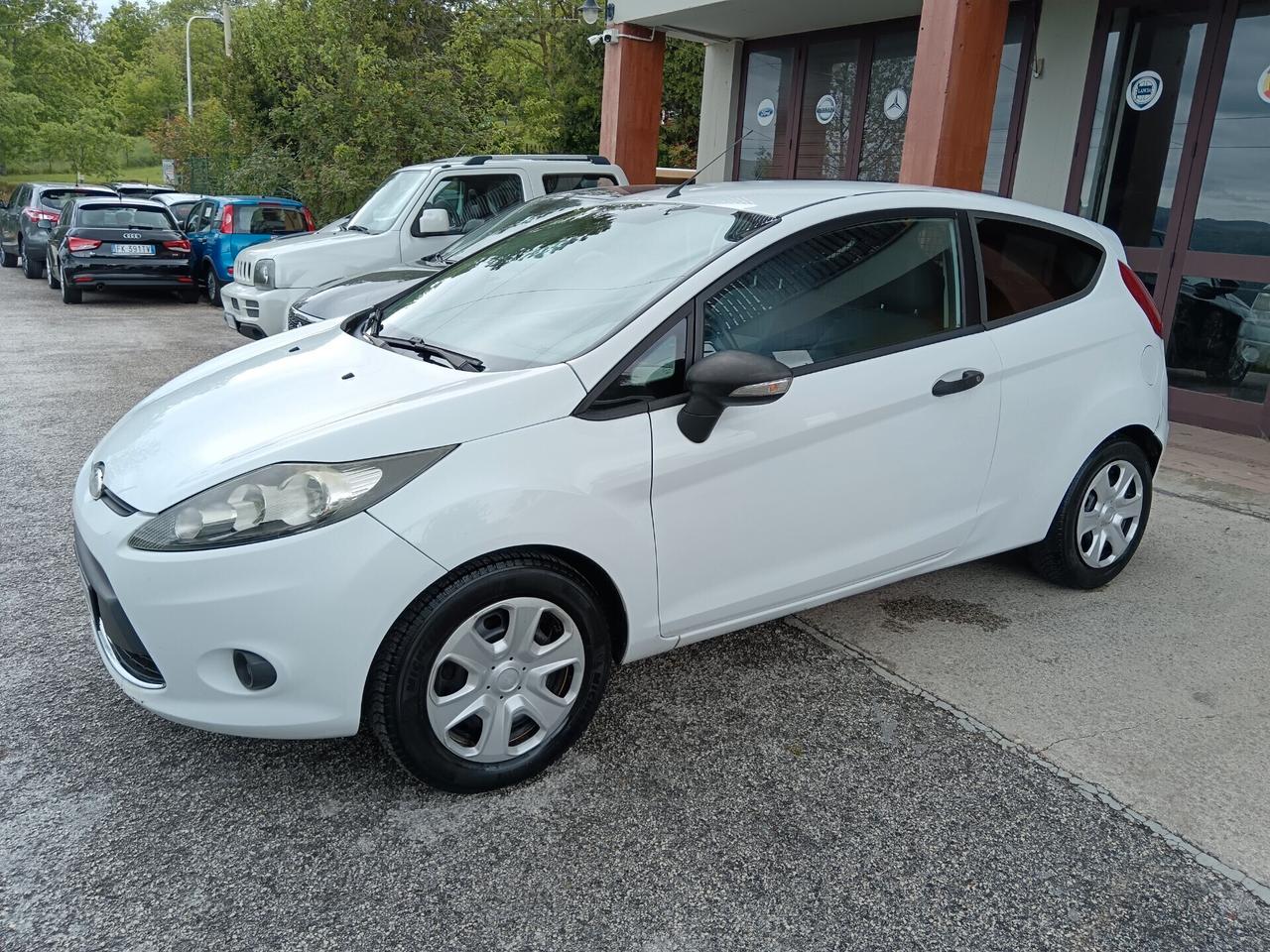 Ford Fiesta 1.4 TDCI 68CV AUTOCARRO 2 POSTI