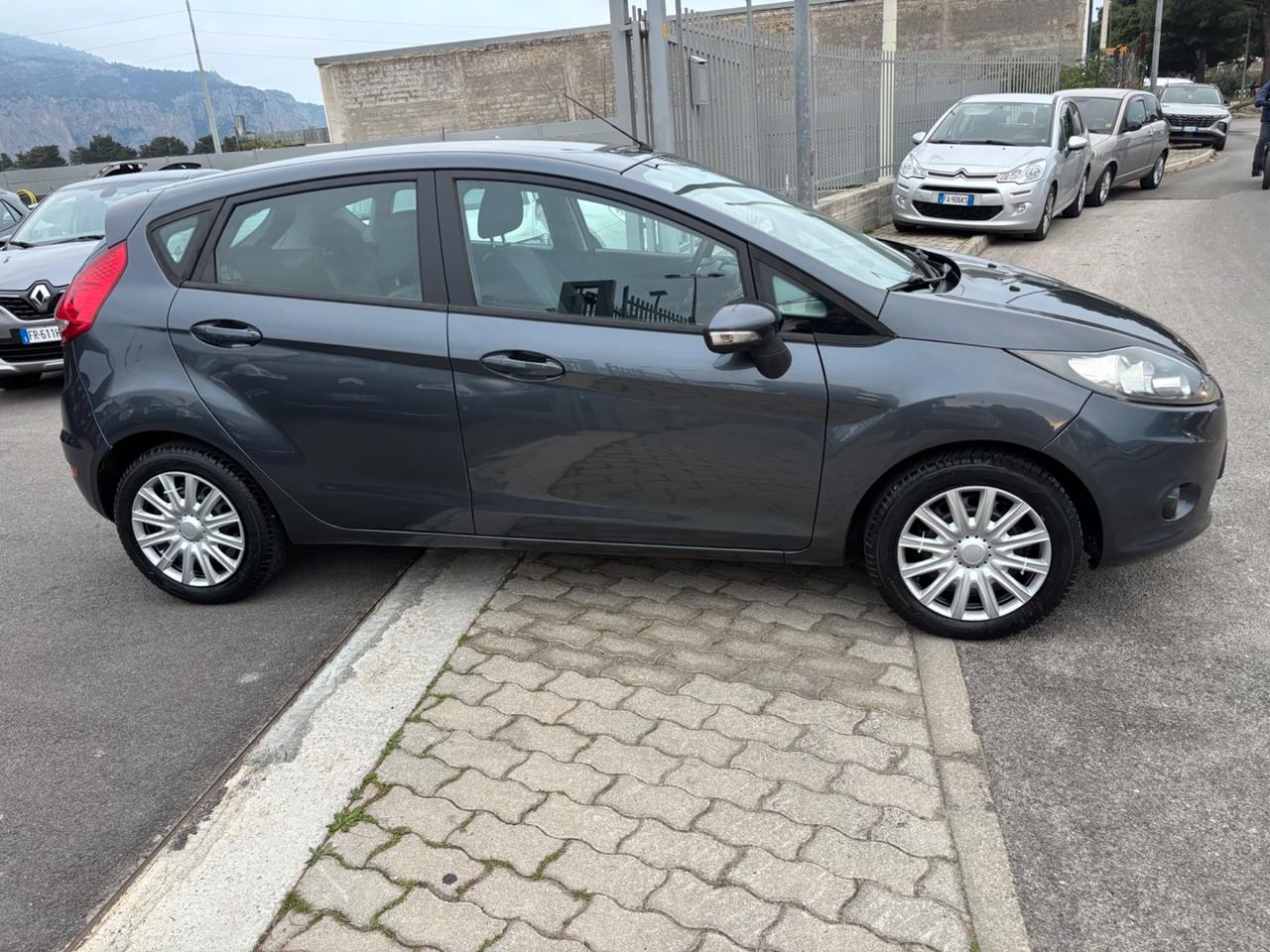 Ford Fiesta 1.4 TDCi 68CV 5 porte Titanium