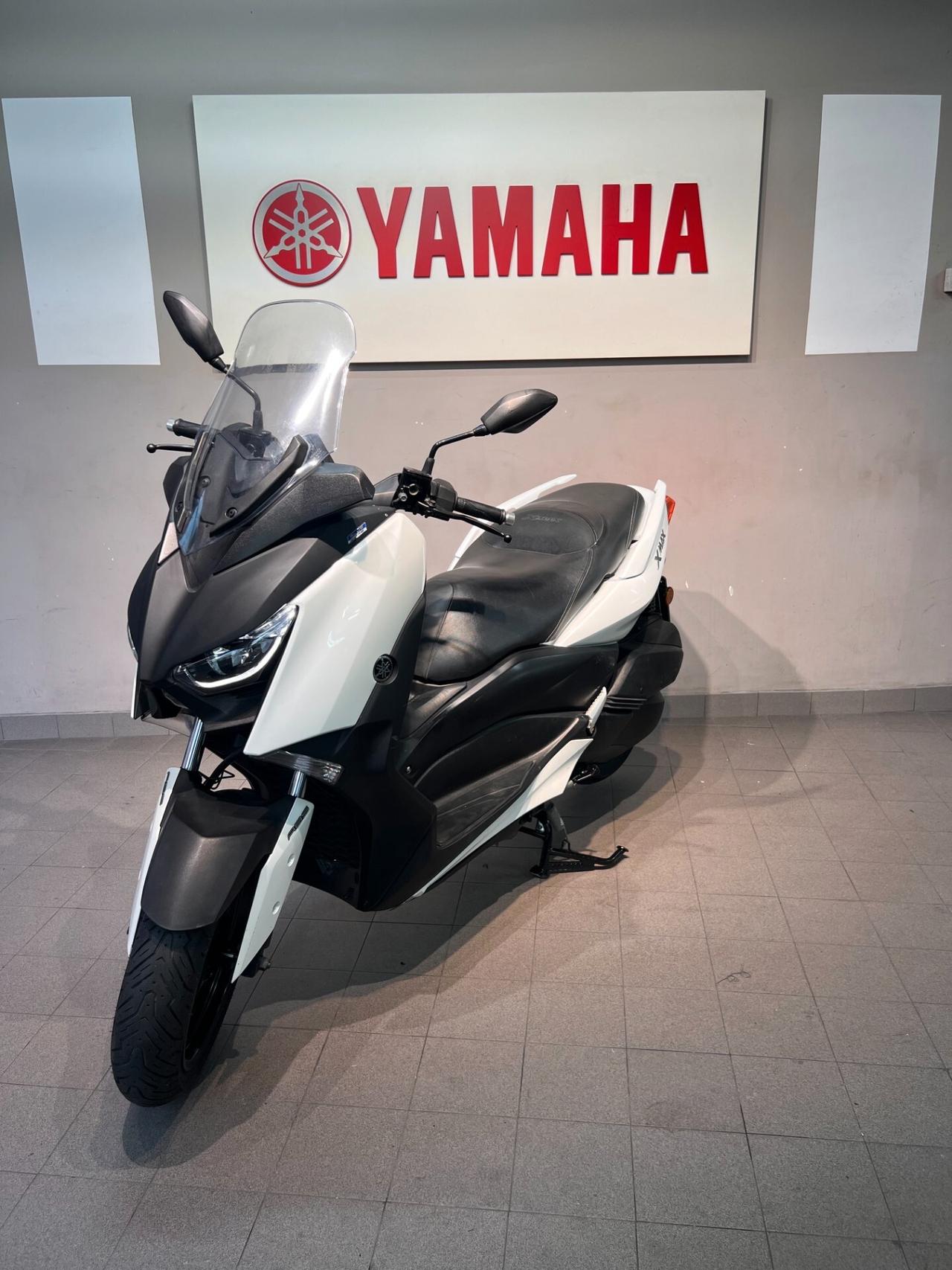 Yamaha X-Max 300 WM6 MILKY WHITE