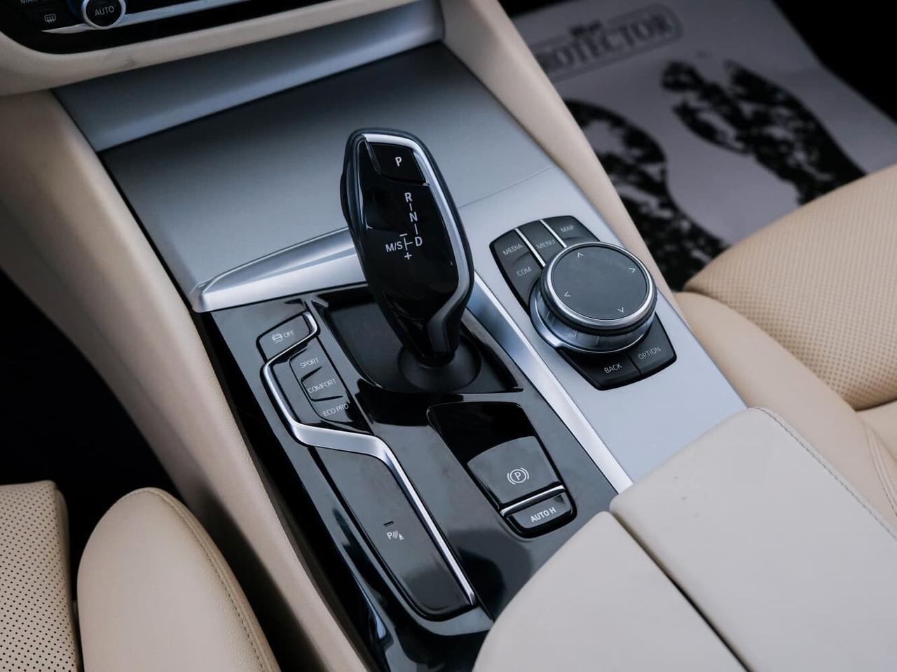 BMW 518d Touring mhev 48V auto