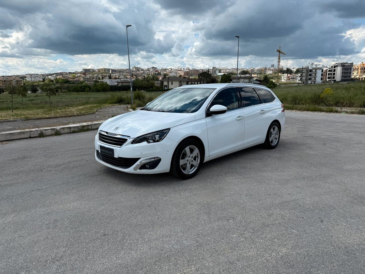 Peugeot 308 BlueHDi 120 S&S SW Allure