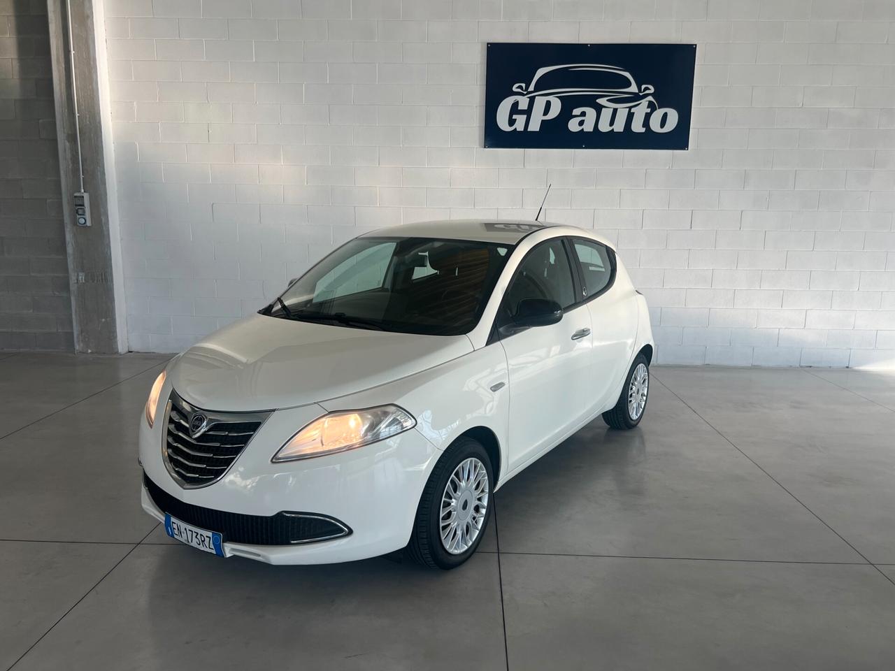 Lancia Ypsilon 1.2 69 CV 5 porte GPL Ecochic Gold OK NEOPATENTATI