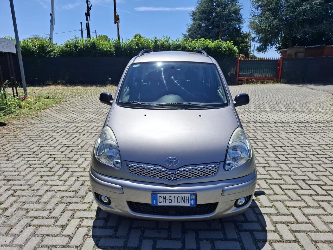 Toyota Yaris Verso 1.3i 16V cat Sol '03