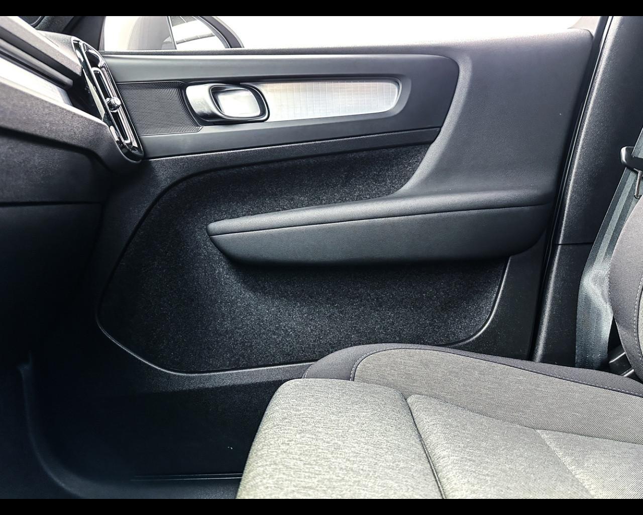 VOLVO XC40 (2017-->) - XC40 B3 automatico Core