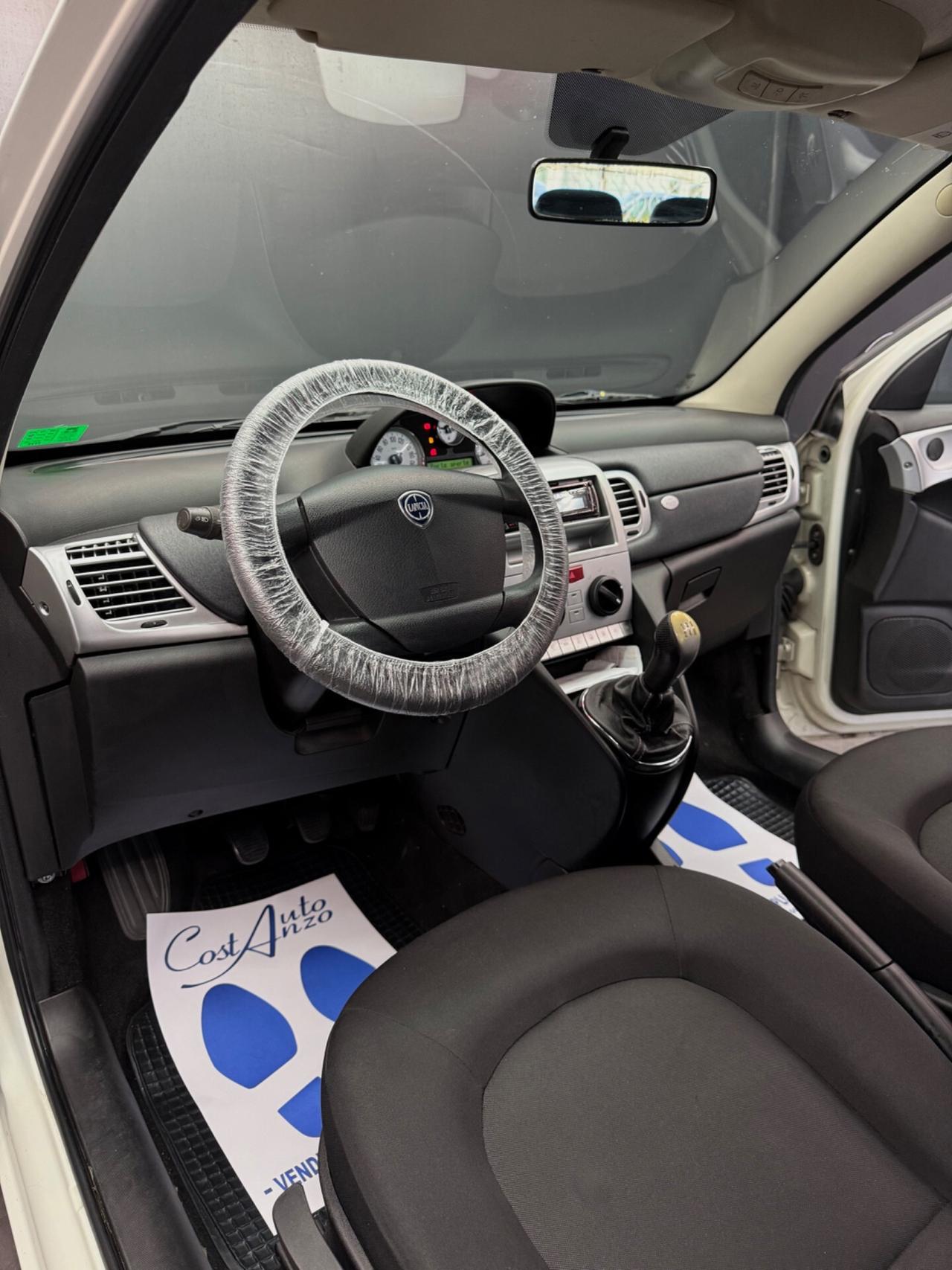 Lancia Ypsilon 1.3 Multijet 75 CV Unyca 2012