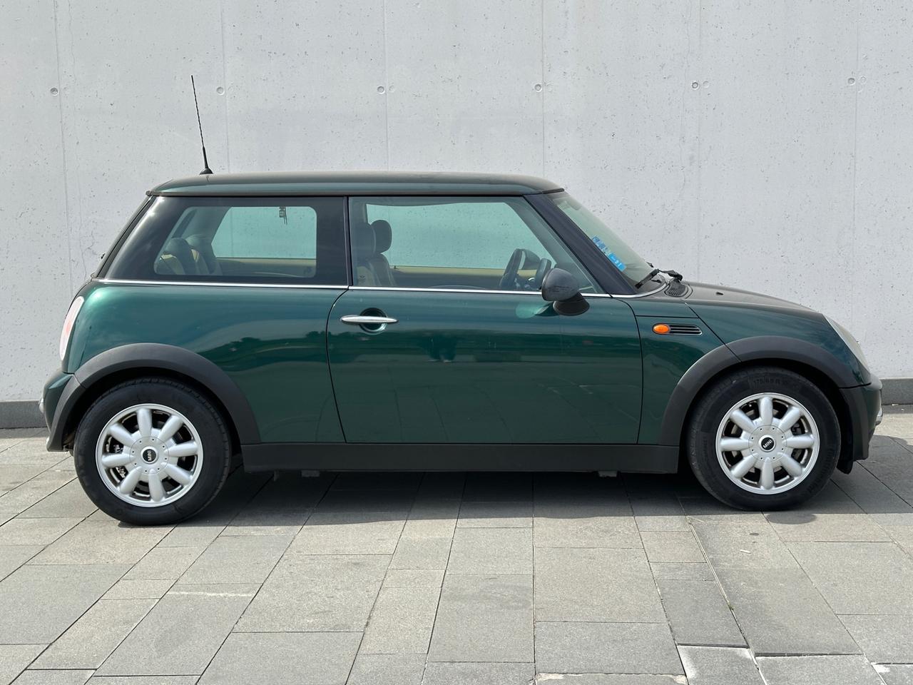 Mini 1.6 16V One de luxe Automatica Neopatentati