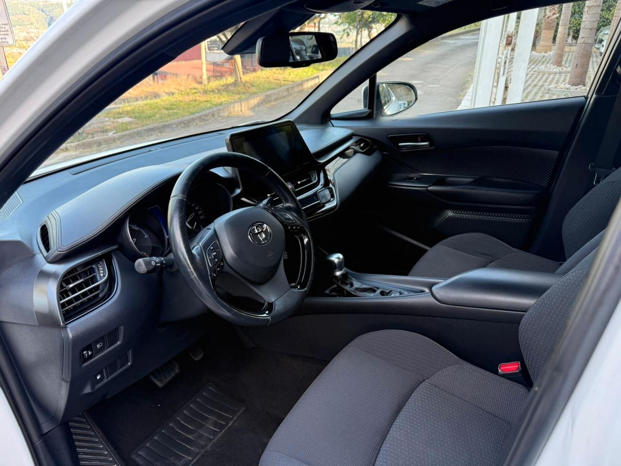 Toyota C-HR 1.8 Hybrid E-CVT Lounge
