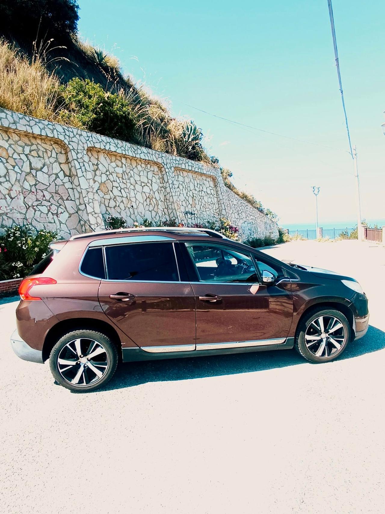 Peugeot 2008 1.6 e-HDi 92 CV Stop&Start Urban Cross