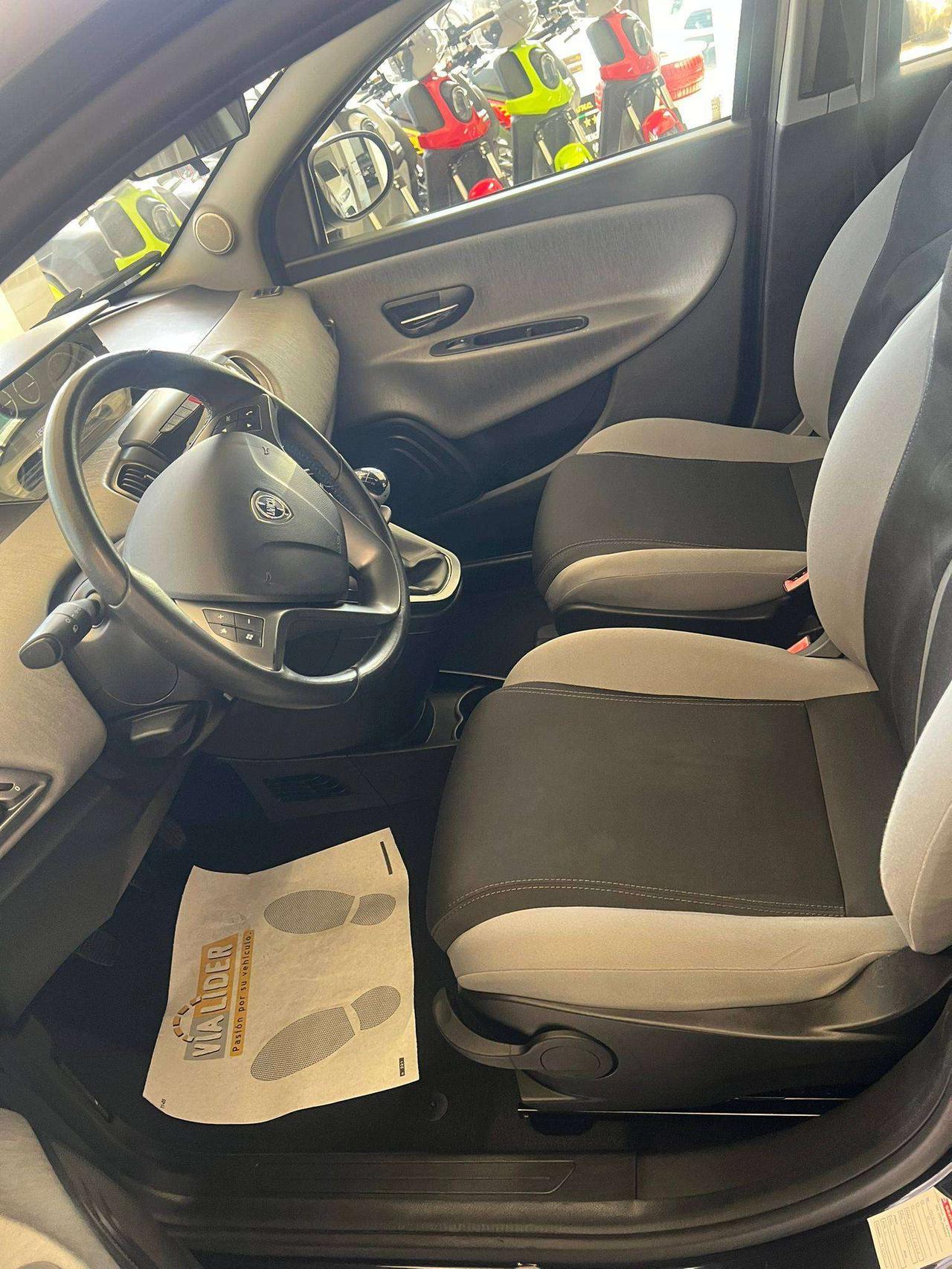 Lancia Ypsilon Ypsilon III 1.2 8v Silver SOLO 112.