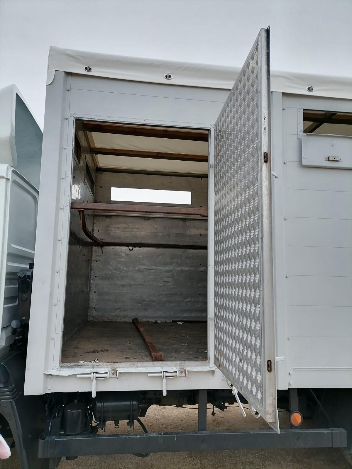 DAF fa 45 180 trasporto animali cavalli 75q