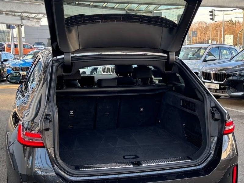 BMW Serie 5 520d sDrive M Sport Pro Gancio Tetto Pelle Camera