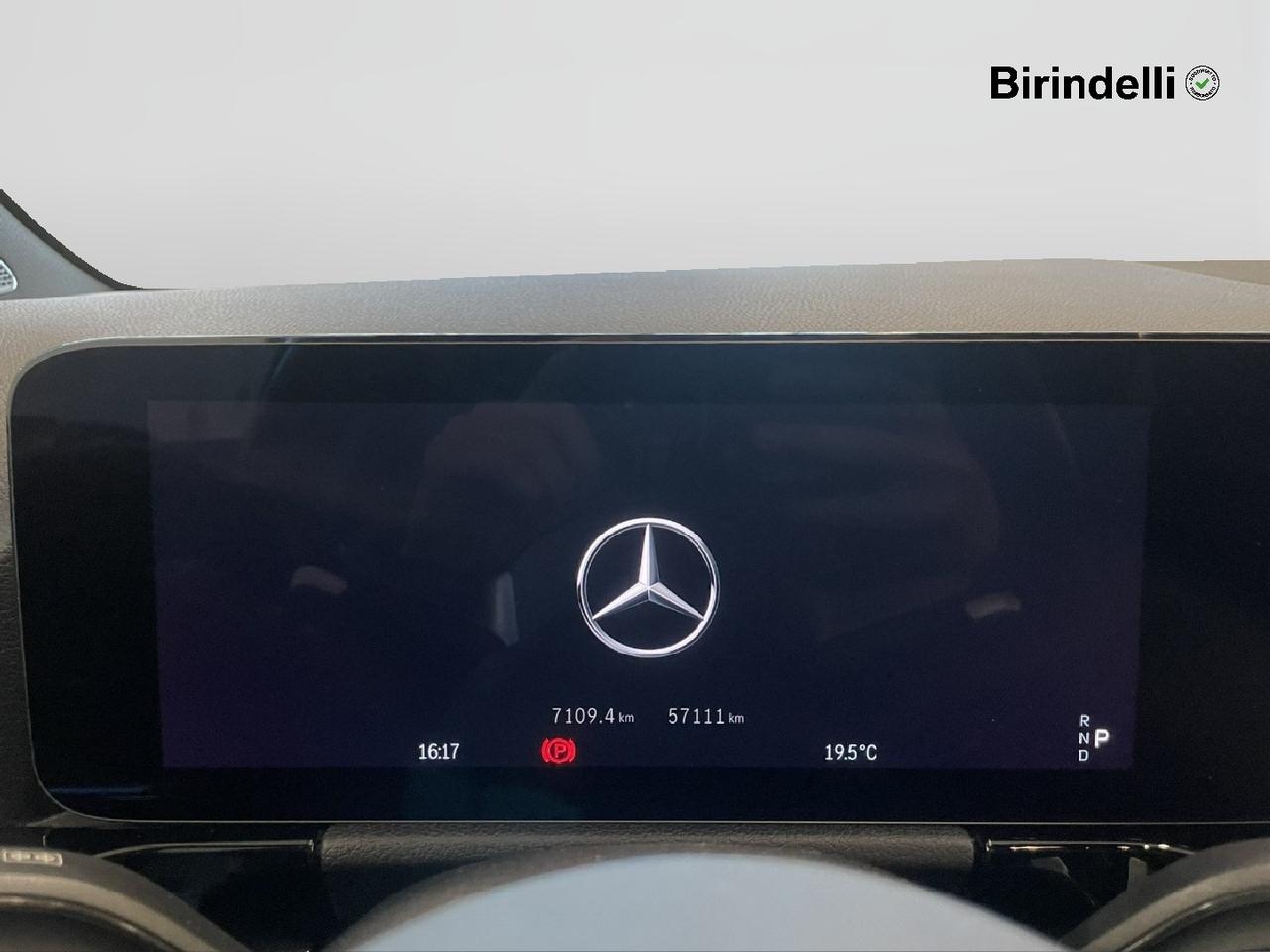 Mercedes-Benz GLA (H247) - GLA 180 d Automatic AMG Line Premium