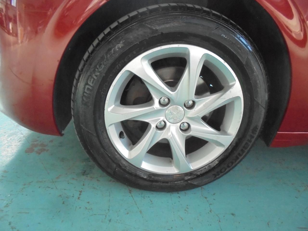 Peugeot 208 1.2 VTi 82 CV 5 porte Active GPL MOTORE NUOVO