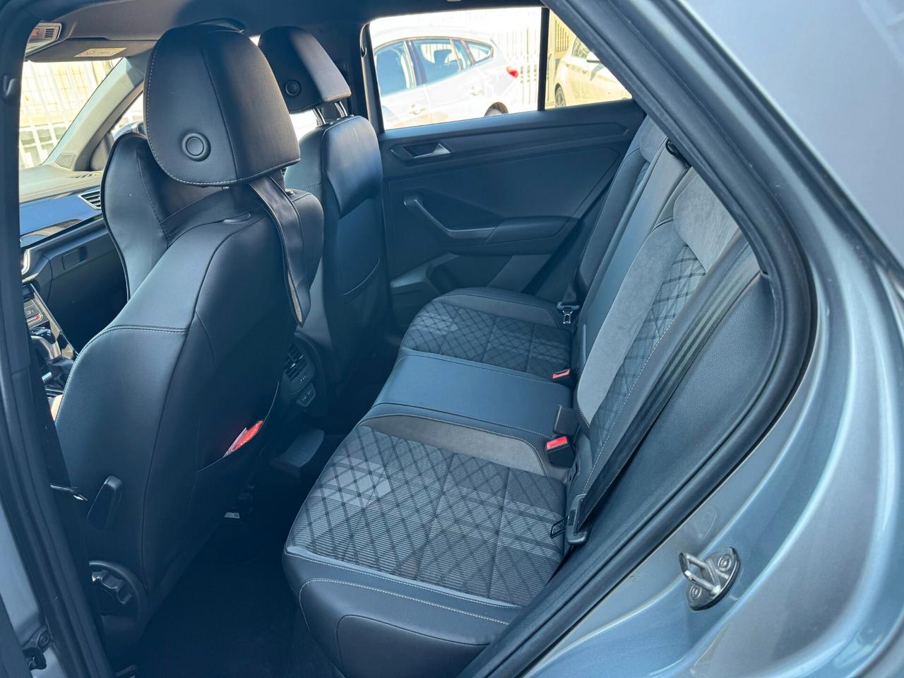 Volkswagen T-Roc 2.0 TDI SCR 150 CV DSG R-Line