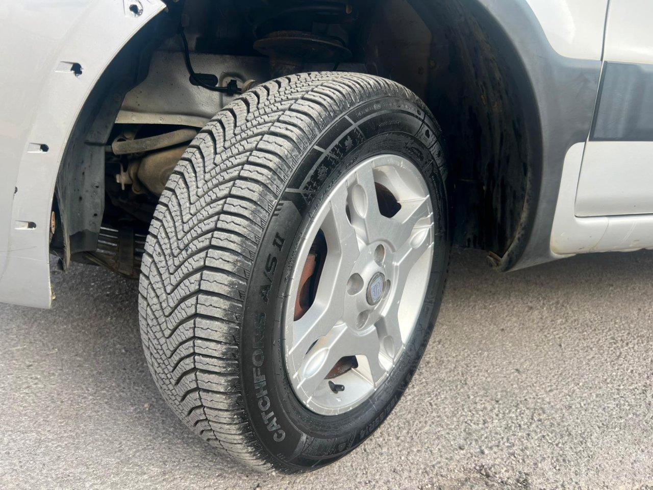 Fiat Panda 4x4 Panda 1.3 mjt 16v Glam 4x4 LEGGI