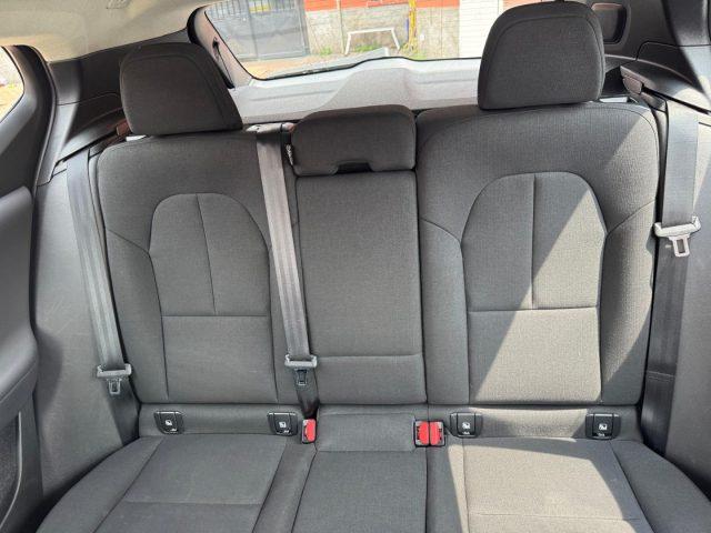 VOLVO XC40 T2 Momentum Core
