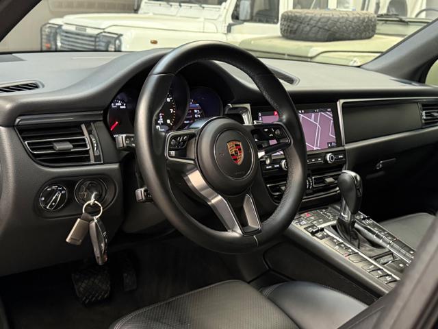 PORSCHE Macan 2.0
