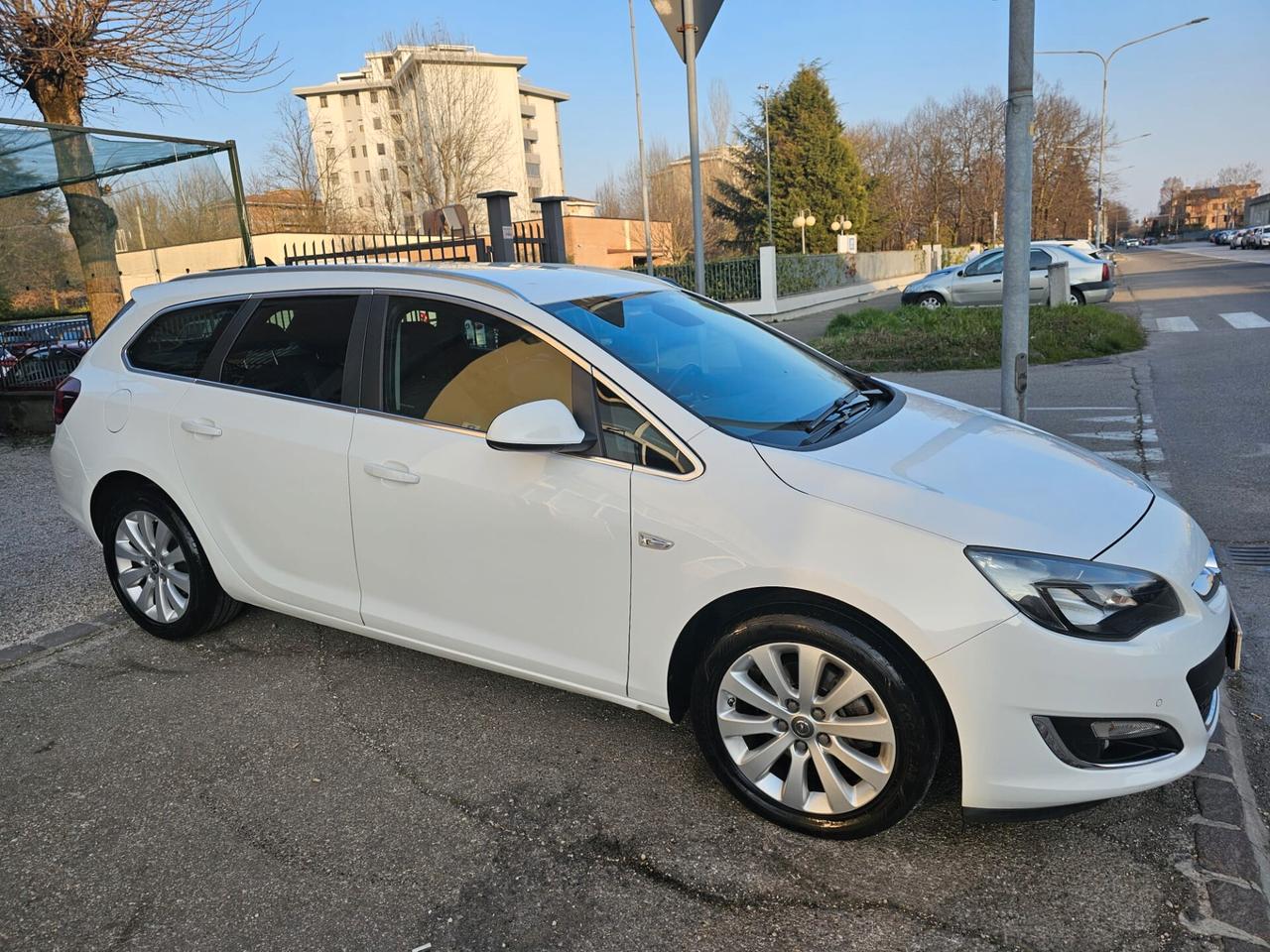 Opel Astra 1.6 CDTI 136cv Sports Tourer Cosmo*Pelle*Navi*Euro6