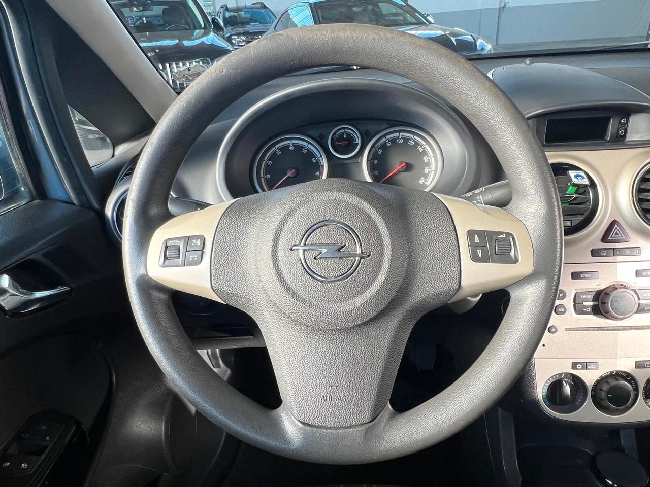 Opel Corsa 1.2 5 porte Cosmo