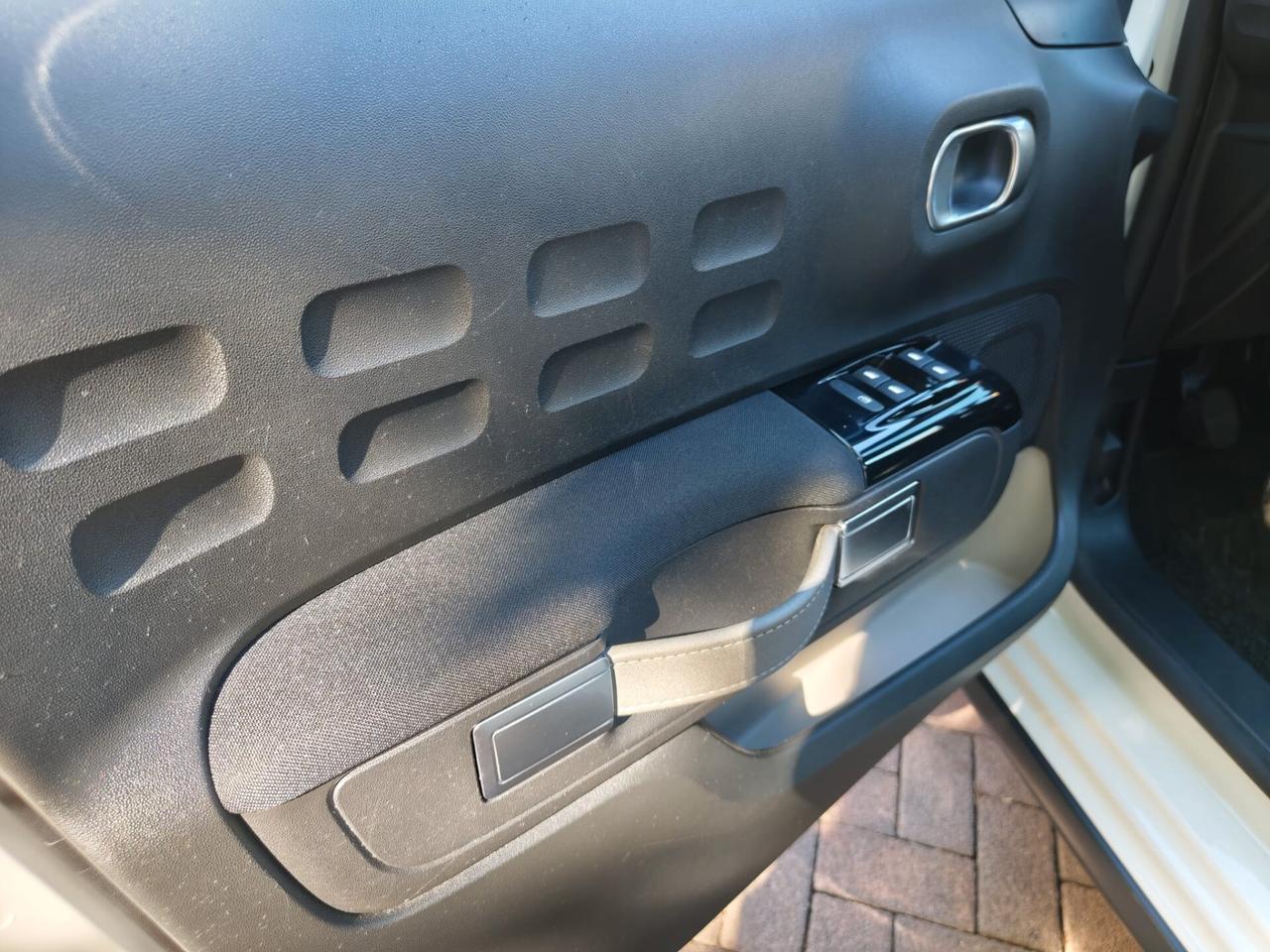 Citroën C3 1.2 PureTech 83 CV S&S Feel Pack (o Shine) Bicolore