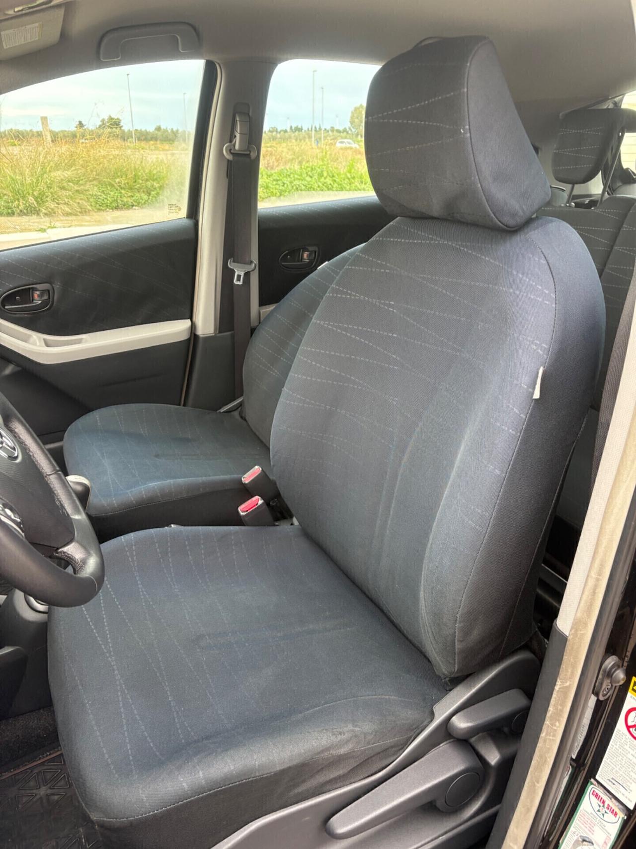 Toyota Yaris 1.0 5 porte