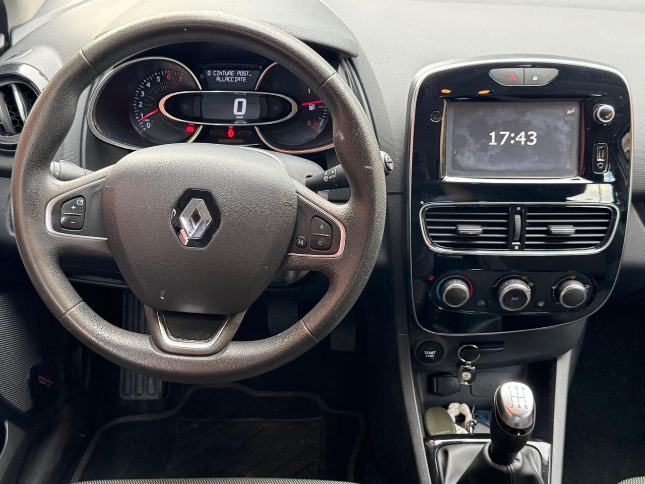 Renault Clio 1.2 benzina 75cv Neopatentati
