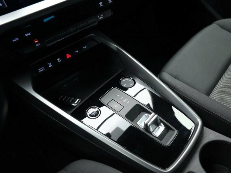 AUDI A3 4ª serie A3 SPB 30 TDI S tronic S line...