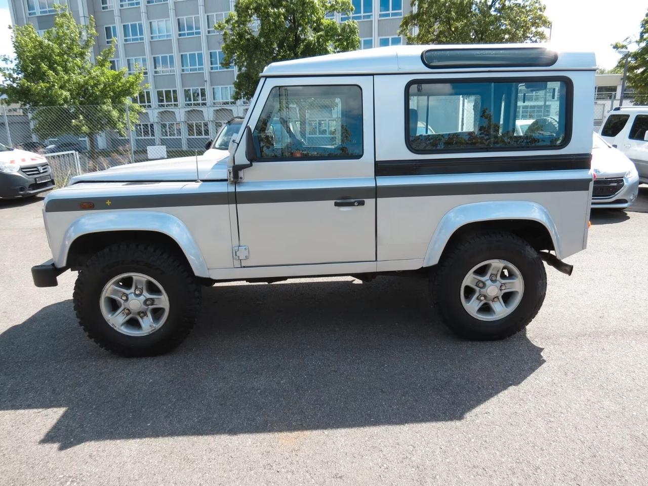 Land Rover Defender Station wagon 90 Td5 6 posti