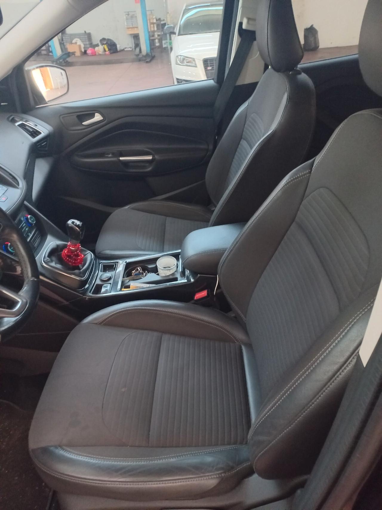 Ford Kuga 1.5 TDCI 120 CV S&S 2WD ST-Line