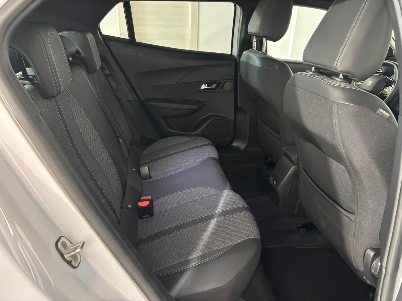 Peugeot 2008 BENZINA 100 CV MOD. 2024 ALLURE