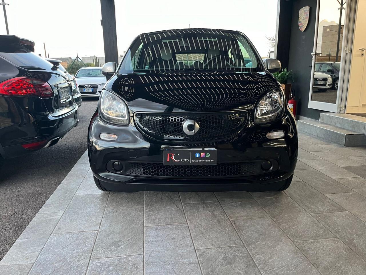 Smart ForFour 70 1.0 Passion Adatta A Neopatentati