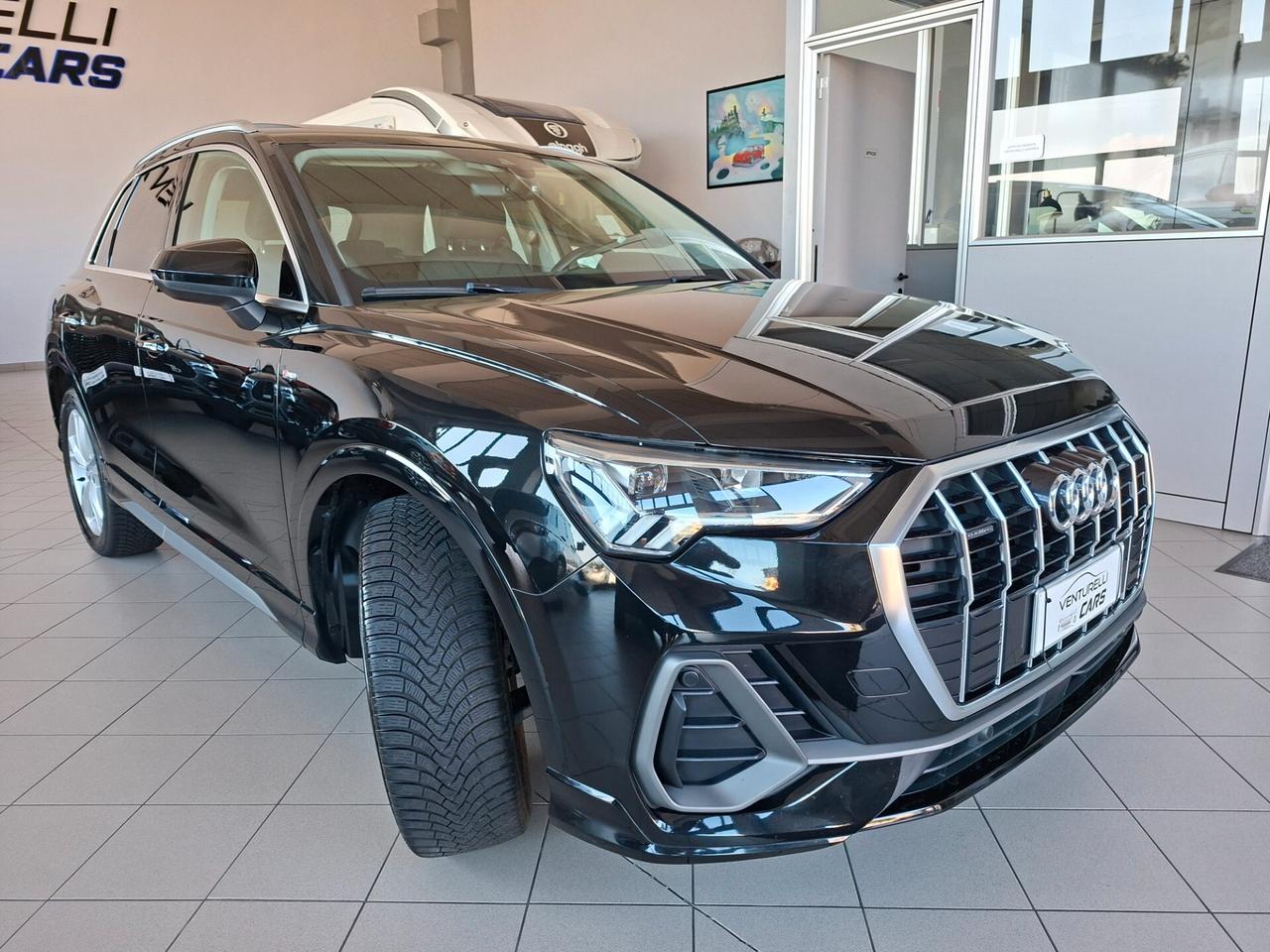 Audi Q3 40 TFSI quattro S tronic line edition TETTO
