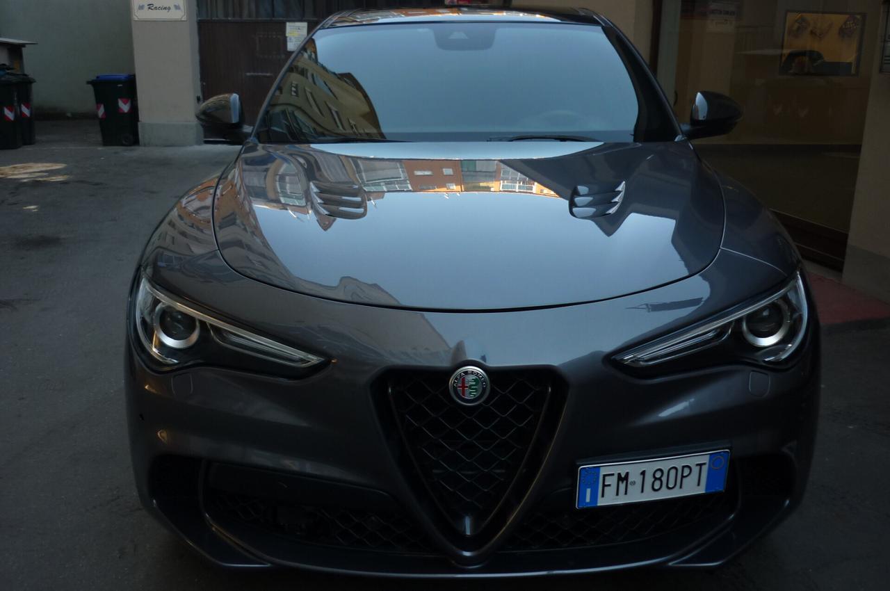 Alfa Romeo Stelvio 2.9 Bi-Turbo V6 510 CV AT8 Quadrifoglio (FULL CARBON Akrapovic)